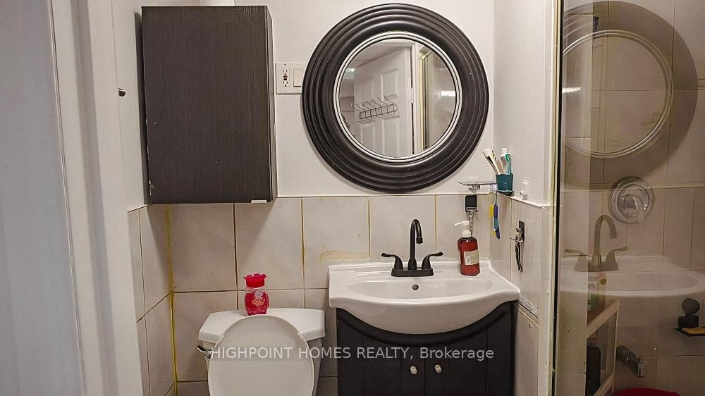 Detached House for sale at 14 Large Court, Brampton, Ontario, L6S 5V2 - Westgate - MLS: W12985642