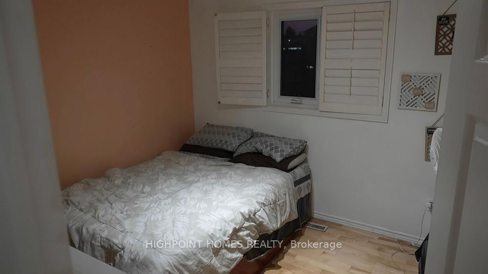 Detached House for sale at 14 Large Court, Brampton, Ontario, L6S 5V2 - Westgate - MLS: W12985642