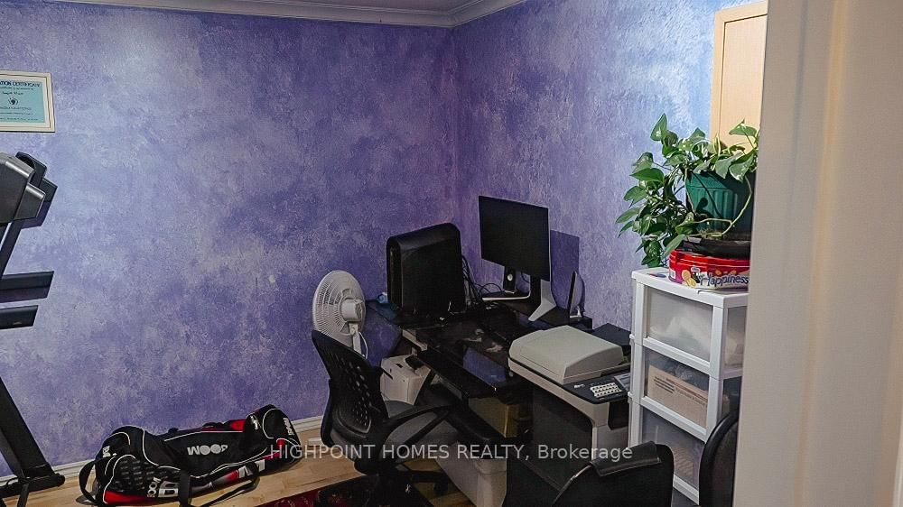 Detached House for sale at 14 Large Court, Brampton, Ontario, L6S 5V2 - Westgate - MLS: W12985642