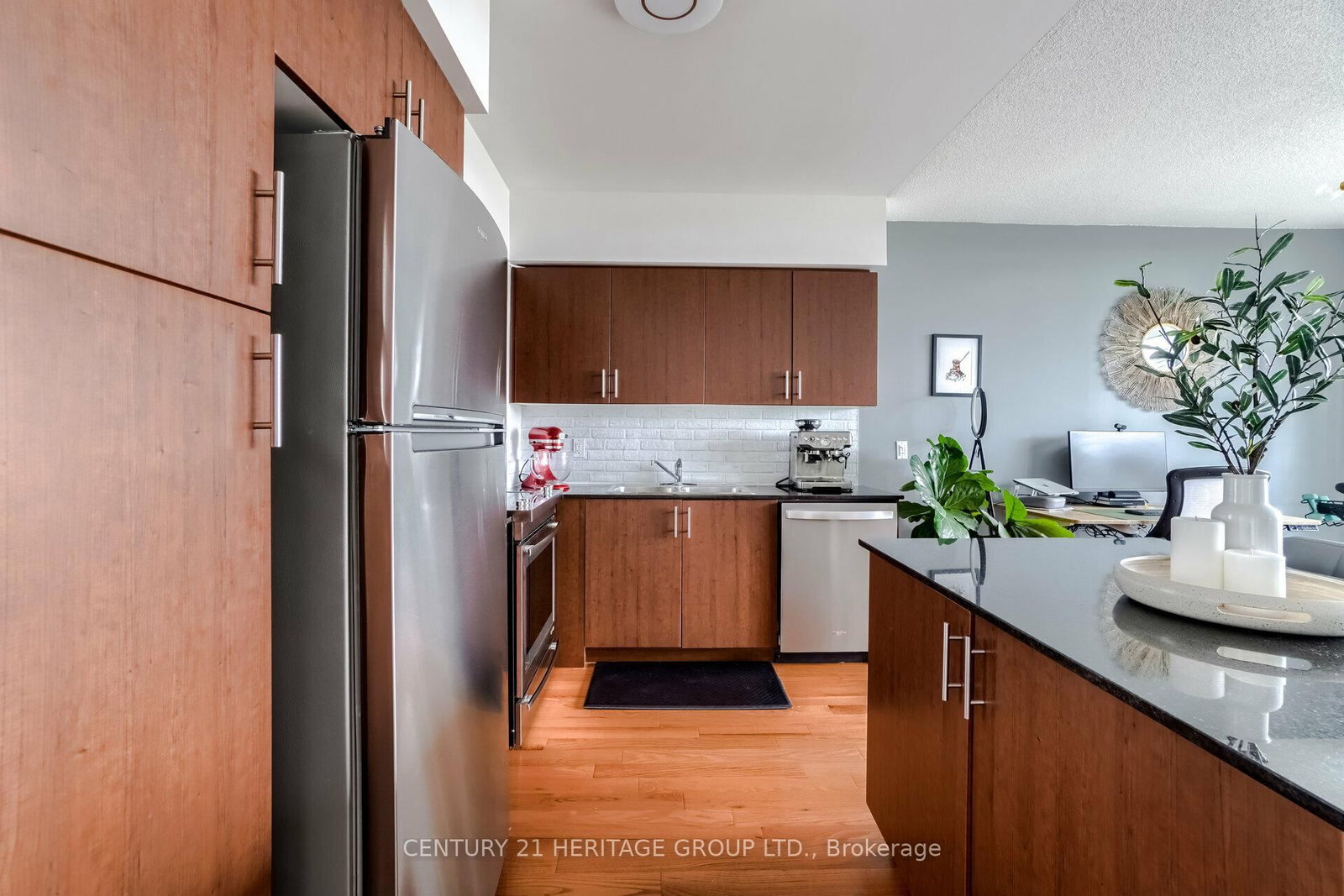 15 Legion Road, Unit 1503 - Photo 6
