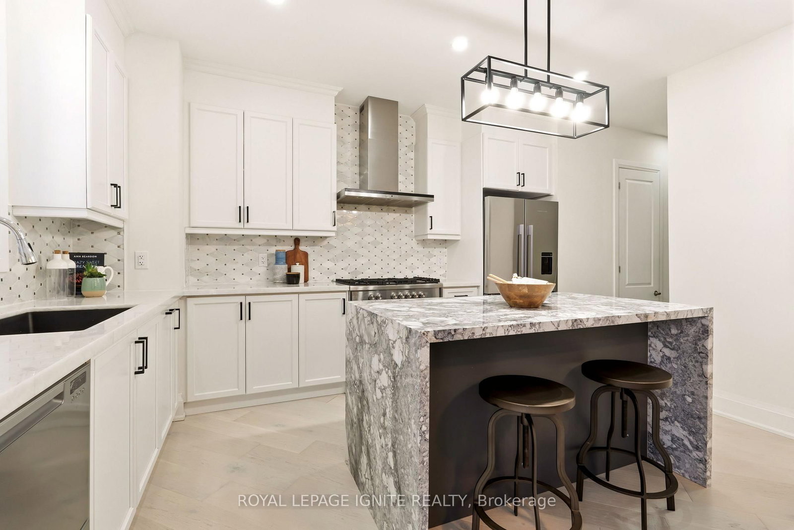 11 Jenwood Crescent - Photo 25