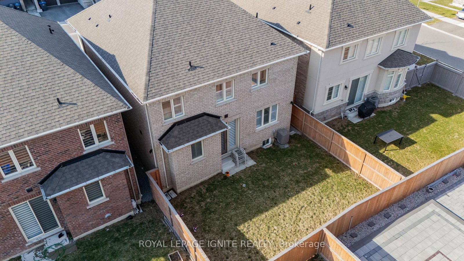 11 Jenwood Crescent - Photo 46