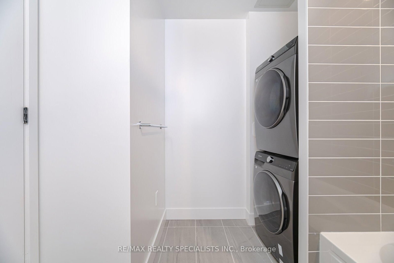 2343 Khalsa Gate, Unit 403 - Photo 18