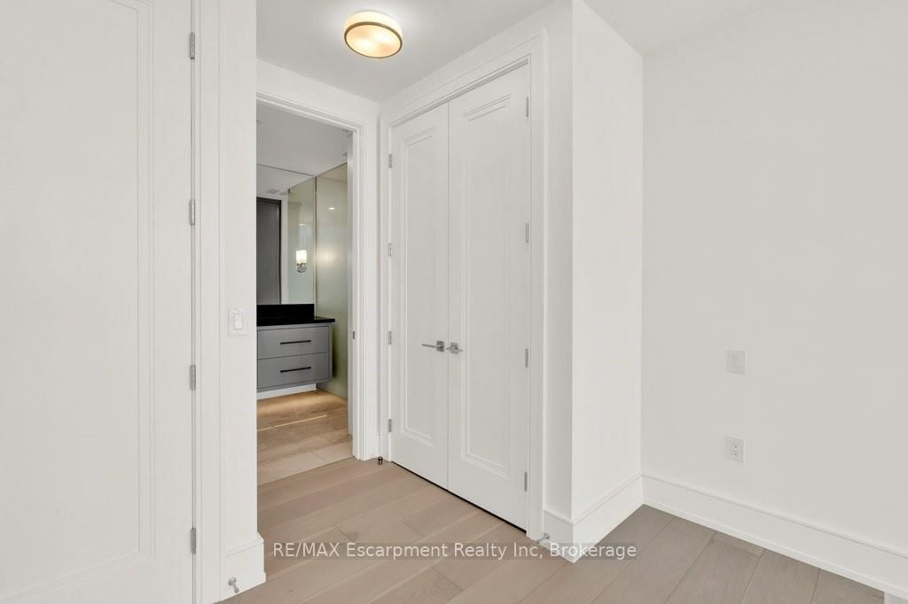 2060 Lakeshore Road, Unit 2003 - Photo 16