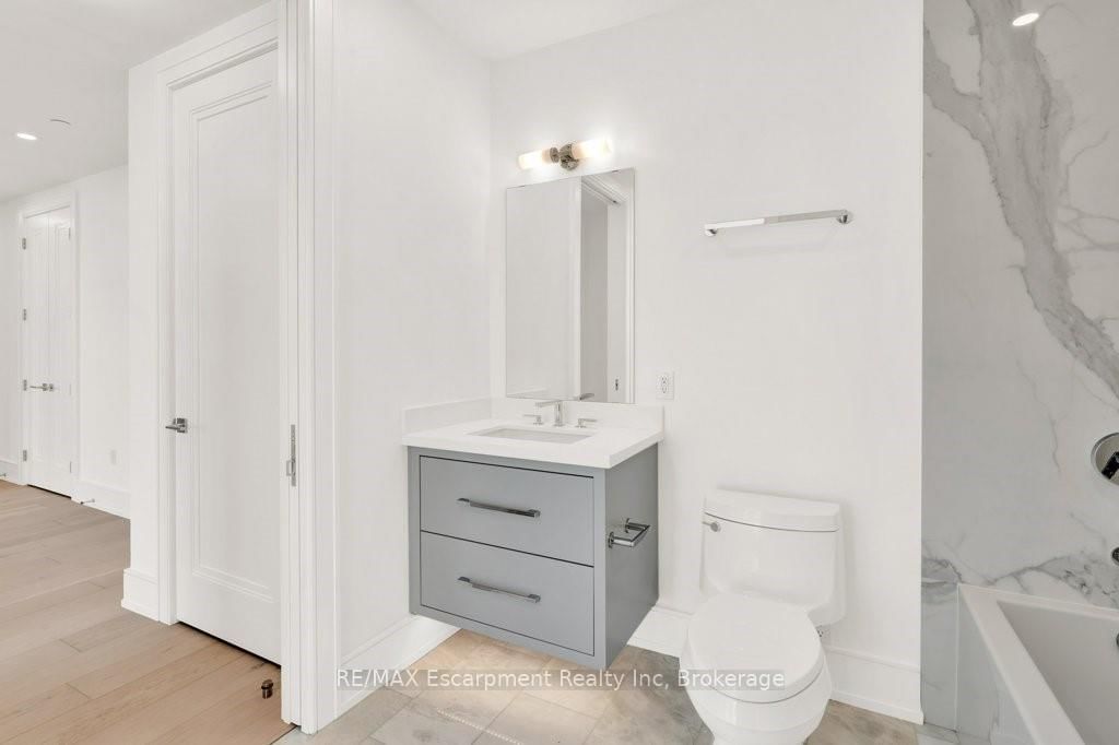 2060 Lakeshore Road, Unit 2003 - Photo 29