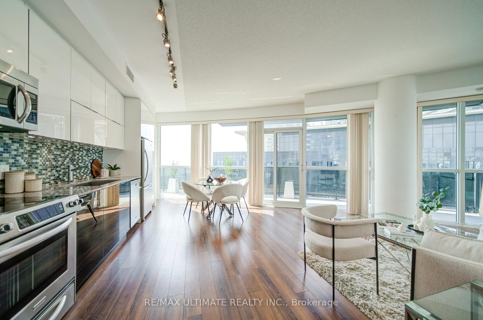 80 Marine Parade Drive N, Unit 1706 - Photo 8