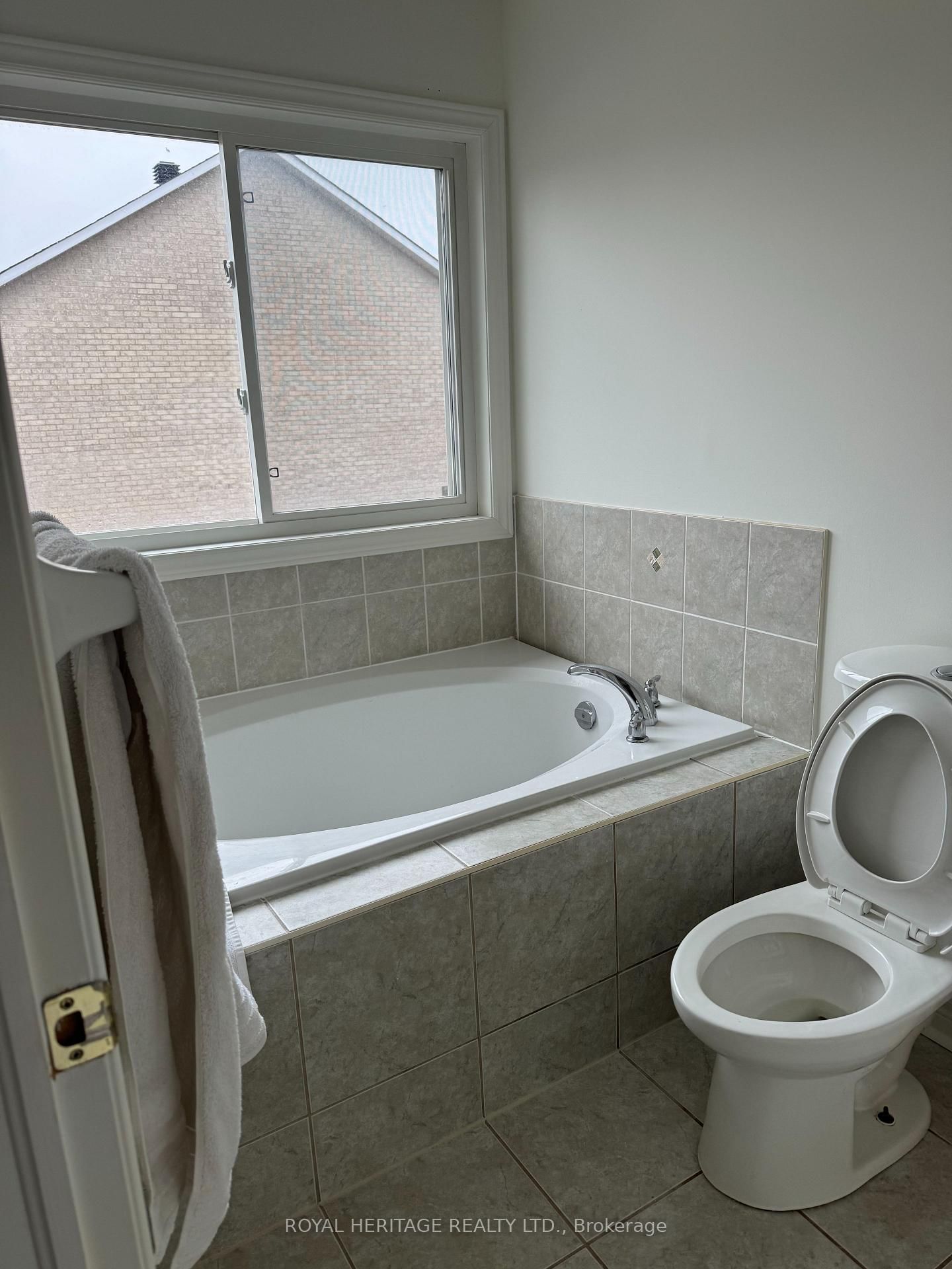 49 Everingham Circle, Unit Main - Photo 10