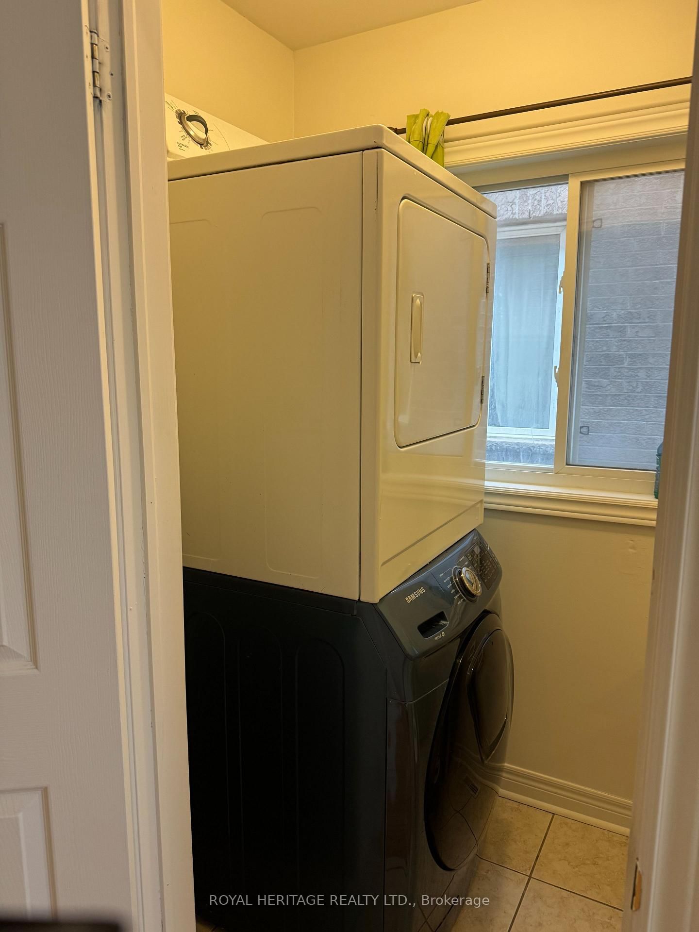 49 Everingham Circle, Unit Main - Photo 16