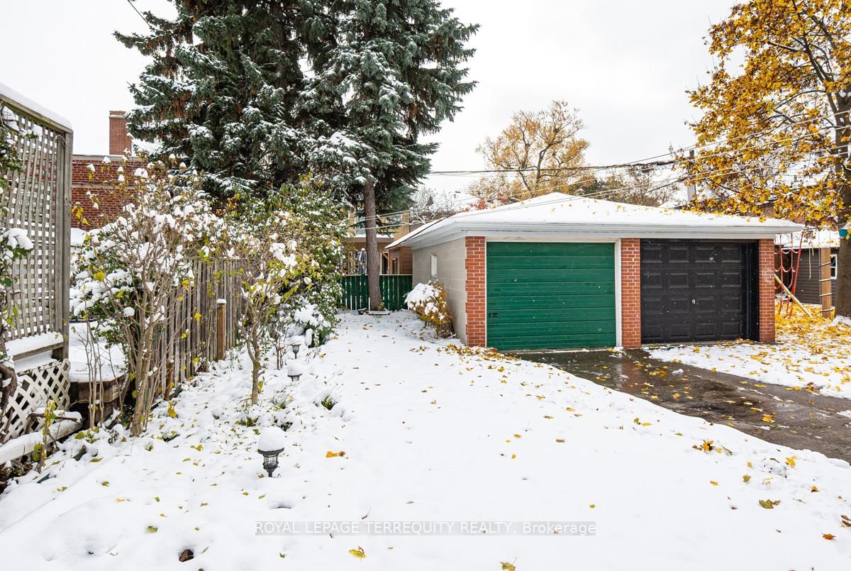 Detached House for sale at 59 Ostend Avenue, Toronto, Ontario, M6S 1L5 - High Park-Swansea - MLS: W12985876