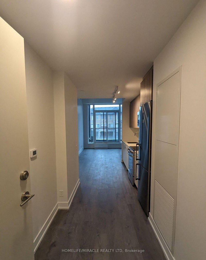 212 - 215 veterans Dr, Brampton, L7A 5L7 | Image 2