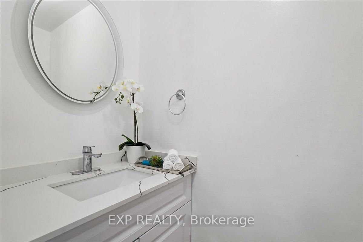 Townhouse for sale at 65 Greenwich Circle, Brampton, Ontario, L6S 2E8 - Northgate - MLS: W12986022