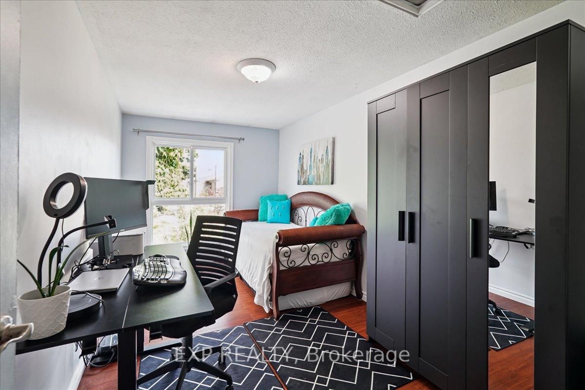 Townhouse for sale at 65 Greenwich Circle, Brampton, Ontario, L6S 2E8 - Northgate - MLS: W12986022