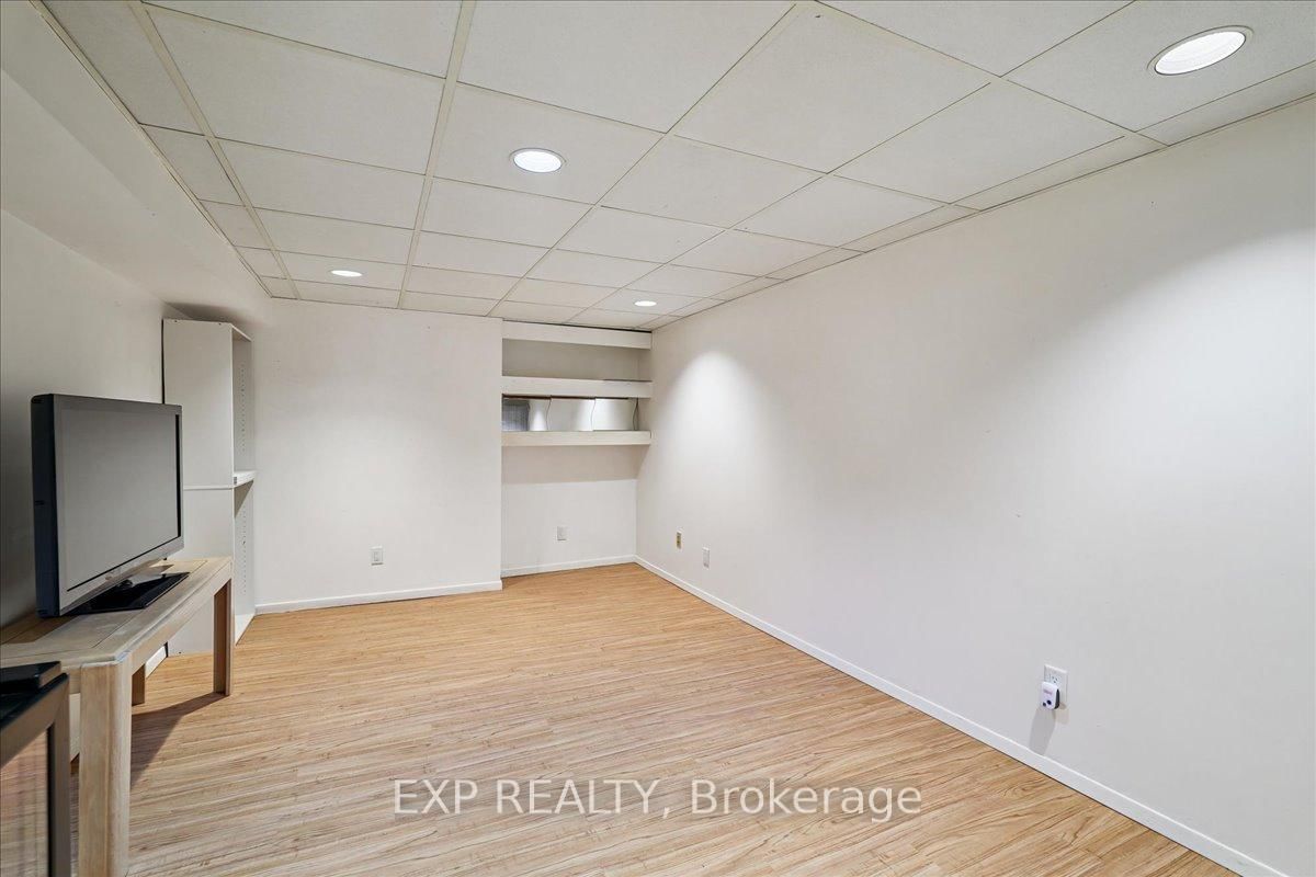 Townhouse for sale at 65 Greenwich Circle, Brampton, Ontario, L6S 2E8 - Northgate - MLS: W12986022