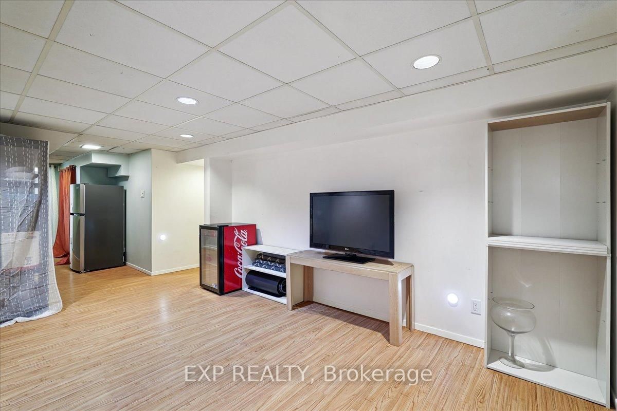 Townhouse for sale at 65 Greenwich Circle, Brampton, Ontario, L6S 2E8 - Northgate - MLS: W12986022