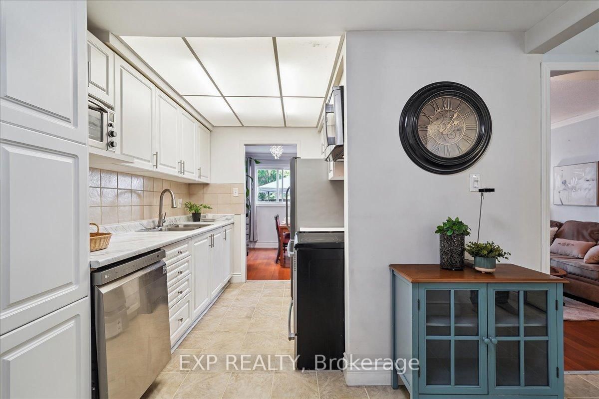 Townhouse for sale at 65 Greenwich Circle, Brampton, Ontario, L6S 2E8 - Northgate - MLS: W12986022