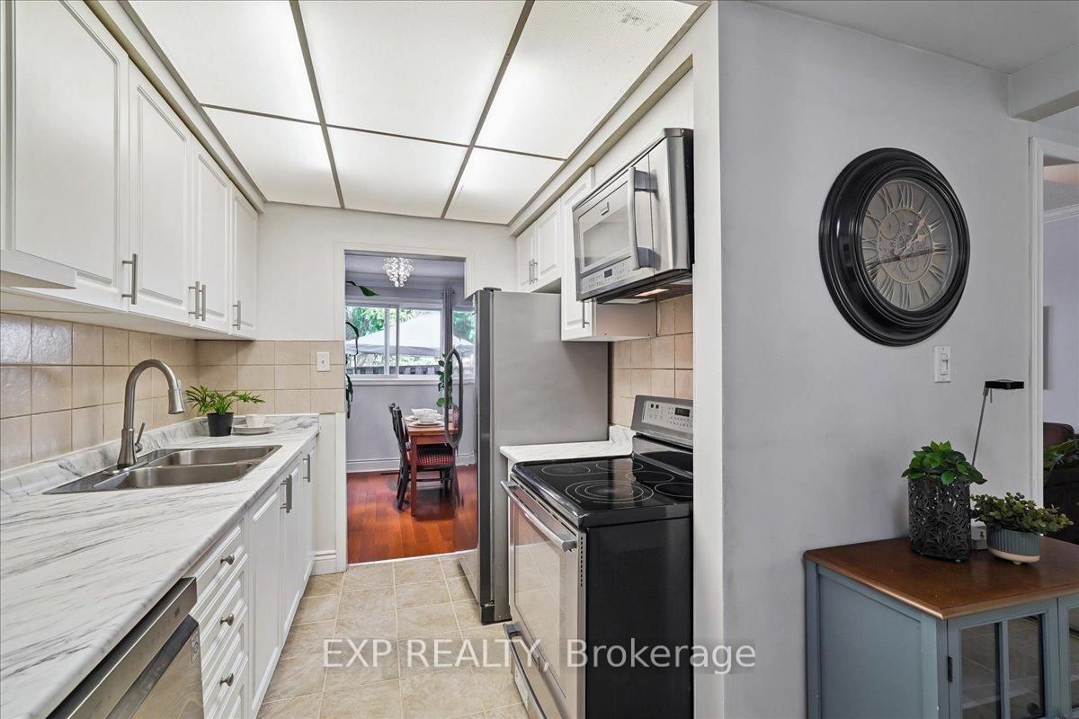 Townhouse for sale at 65 Greenwich Circle, Brampton, Ontario, L6S 2E8 - Northgate - MLS: W12986022