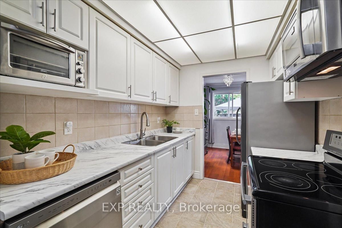 Townhouse for sale at 65 Greenwich Circle, Brampton, Ontario, L6S 2E8 - Northgate - MLS: W12986022