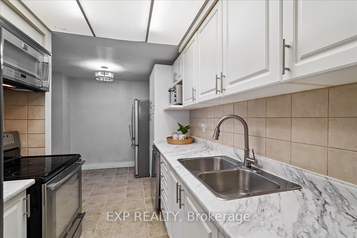 Townhouse for sale at 65 Greenwich Circle, Brampton, Ontario, L6S 2E8 - Northgate - MLS: W12986022