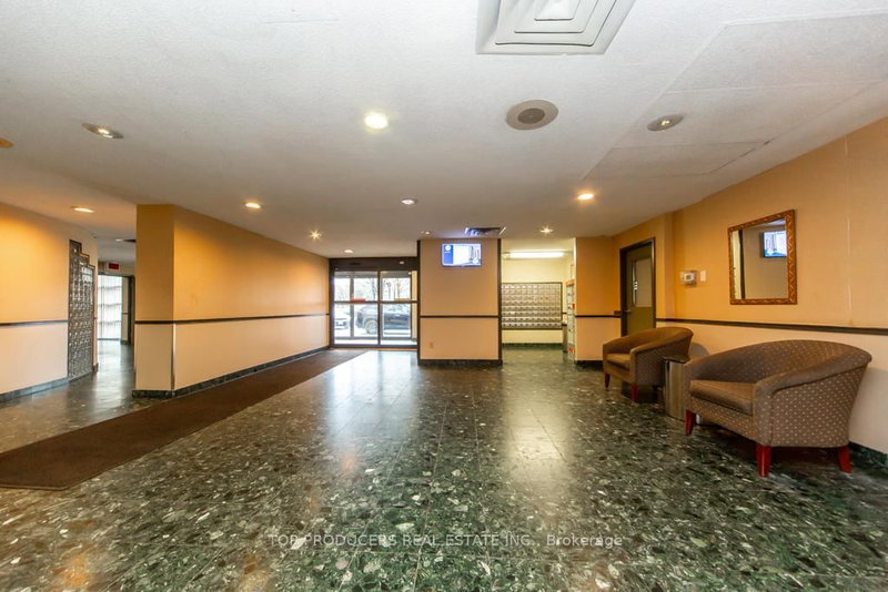 2706 - 4205 Shipp Dr, Mississauga, L4Z 2Y9 | Image 2