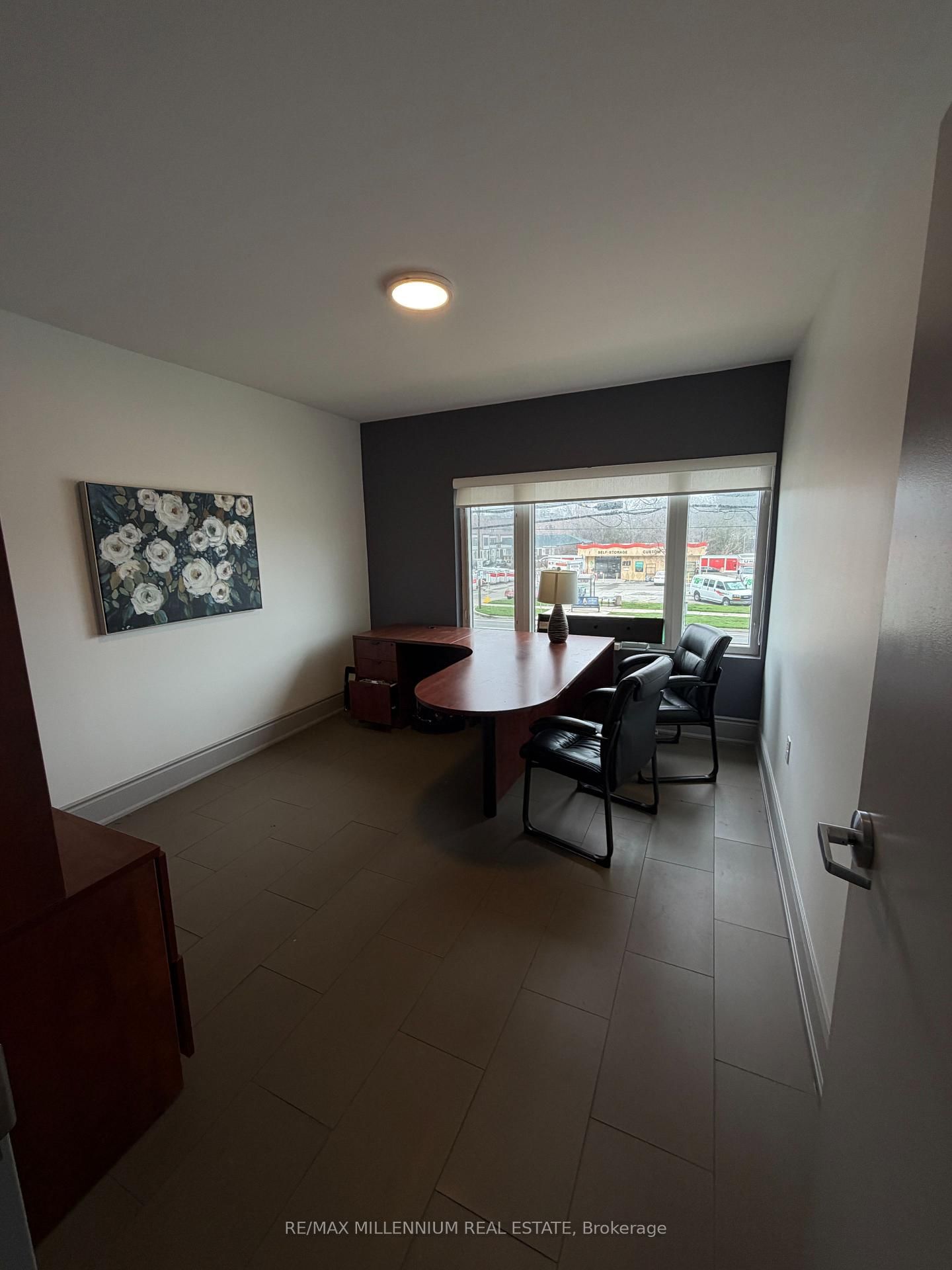 418 Plains Road E - Photo 3