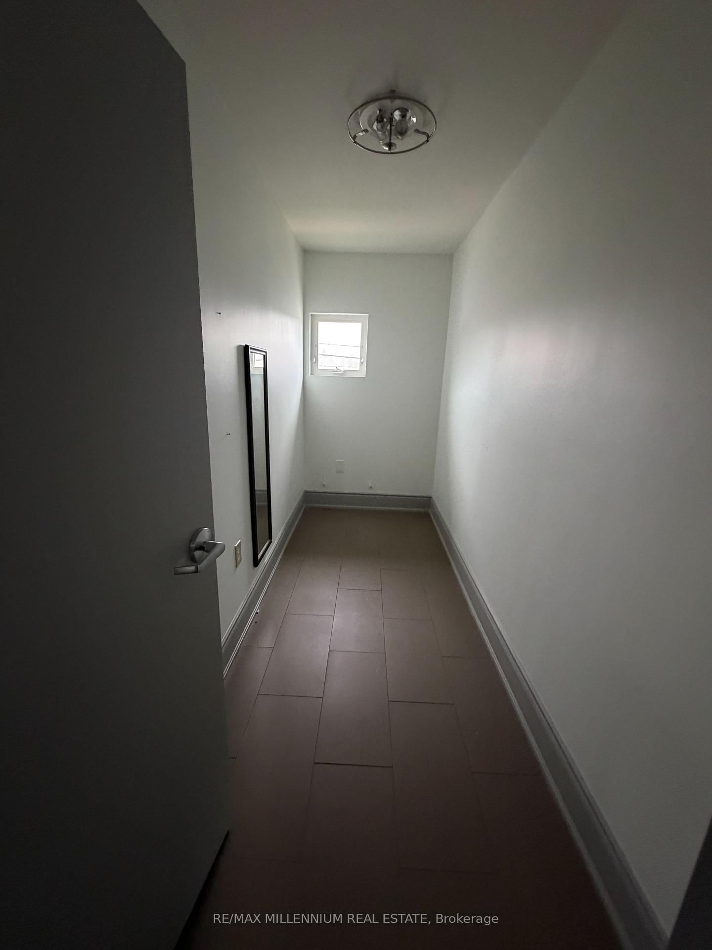 418 Plains Road E - Photo 4