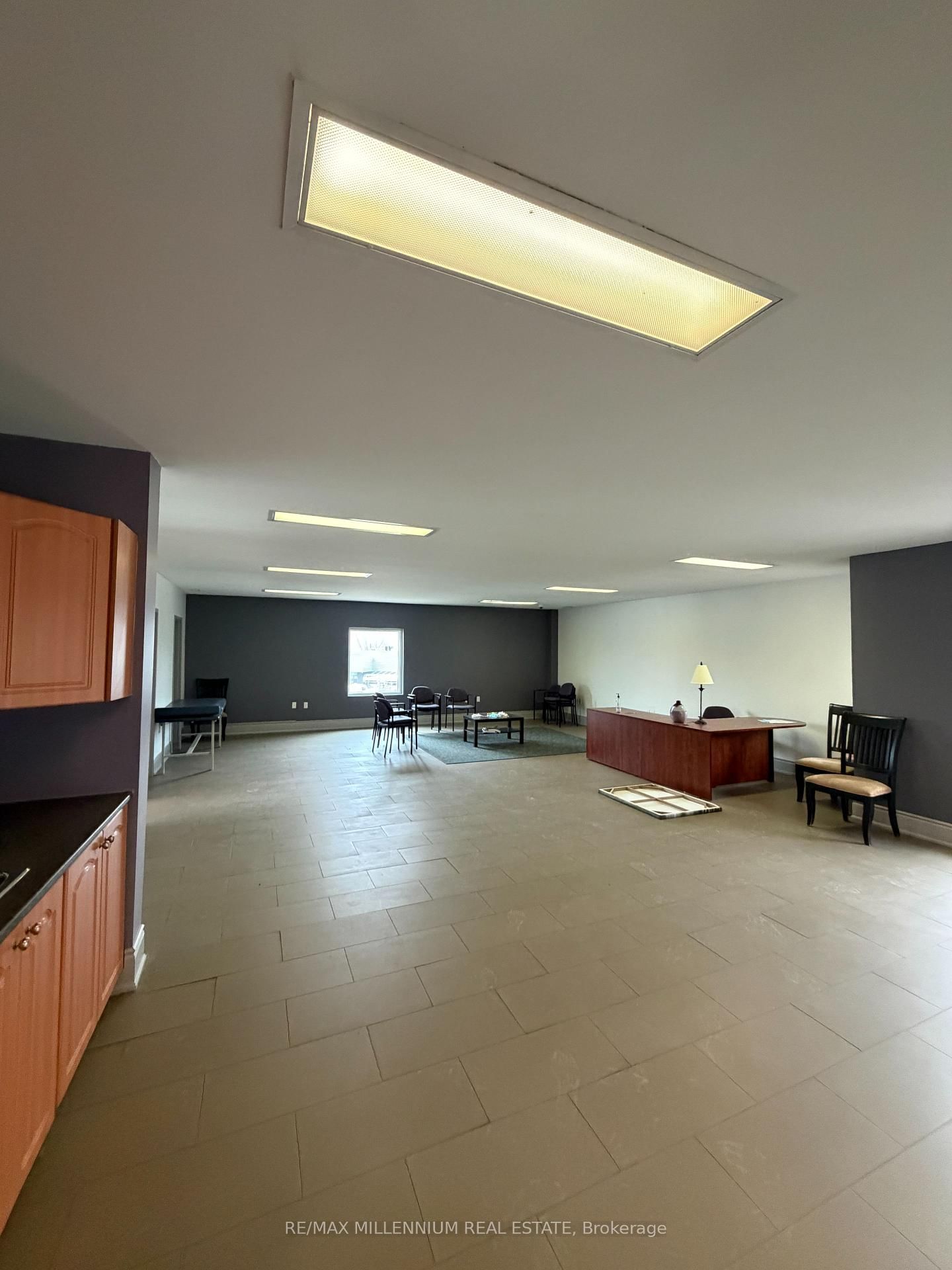 418 Plains Road E - Photo 5