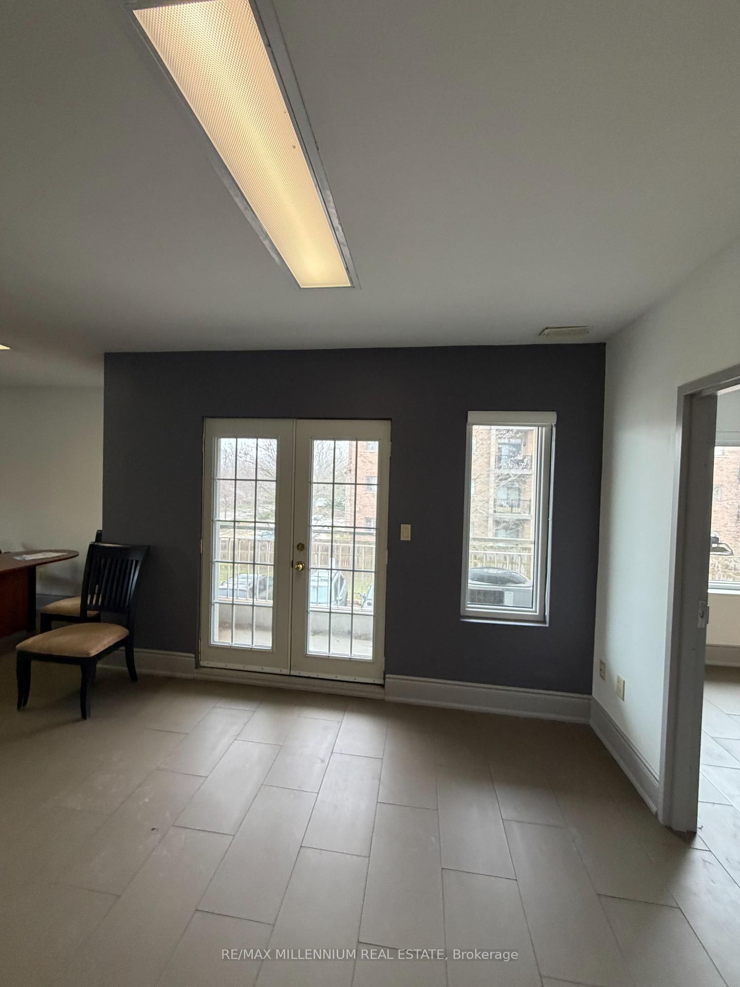 418 Plains Road E - Photo 7