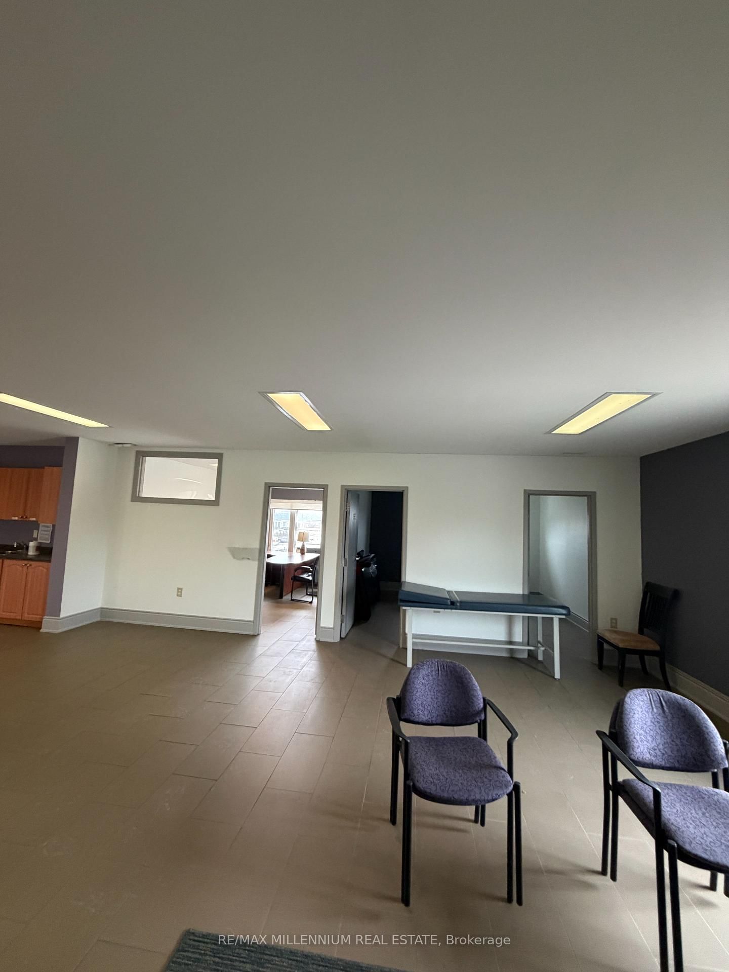 418 Plains Road E - Photo 8