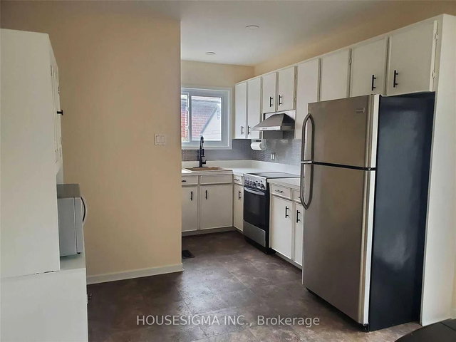 125 Mcmurchy Avenue S