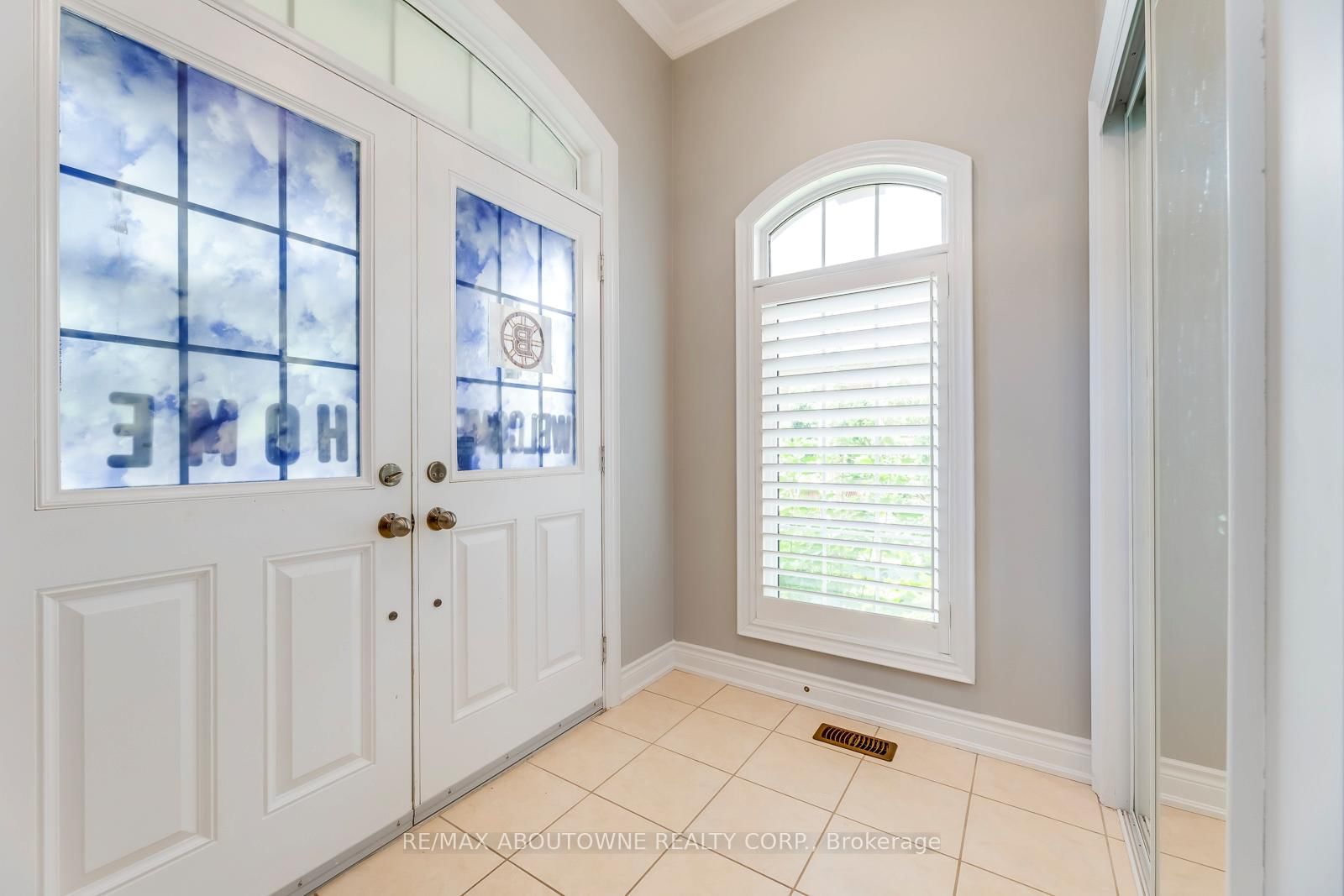 2481 Taylorwood Drive - Photo 2