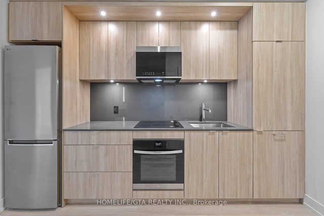 902 - 25 Cordova Avenue