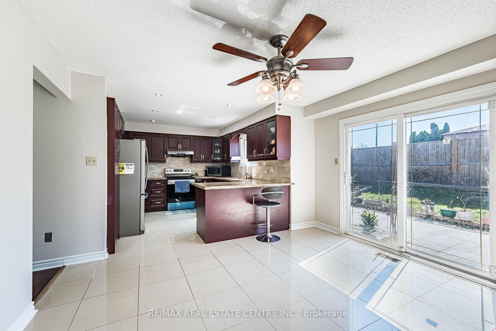 Detached House for sale at 4 Howell Street, Brampton, Ontario, L6Y 3J6 - Brampton South - MLS: W12986218