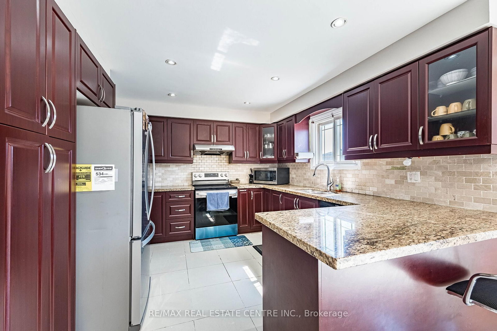 Detached House for sale at 4 Howell Street, Brampton, Ontario, L6Y 3J6 - Brampton South - MLS: W12986218