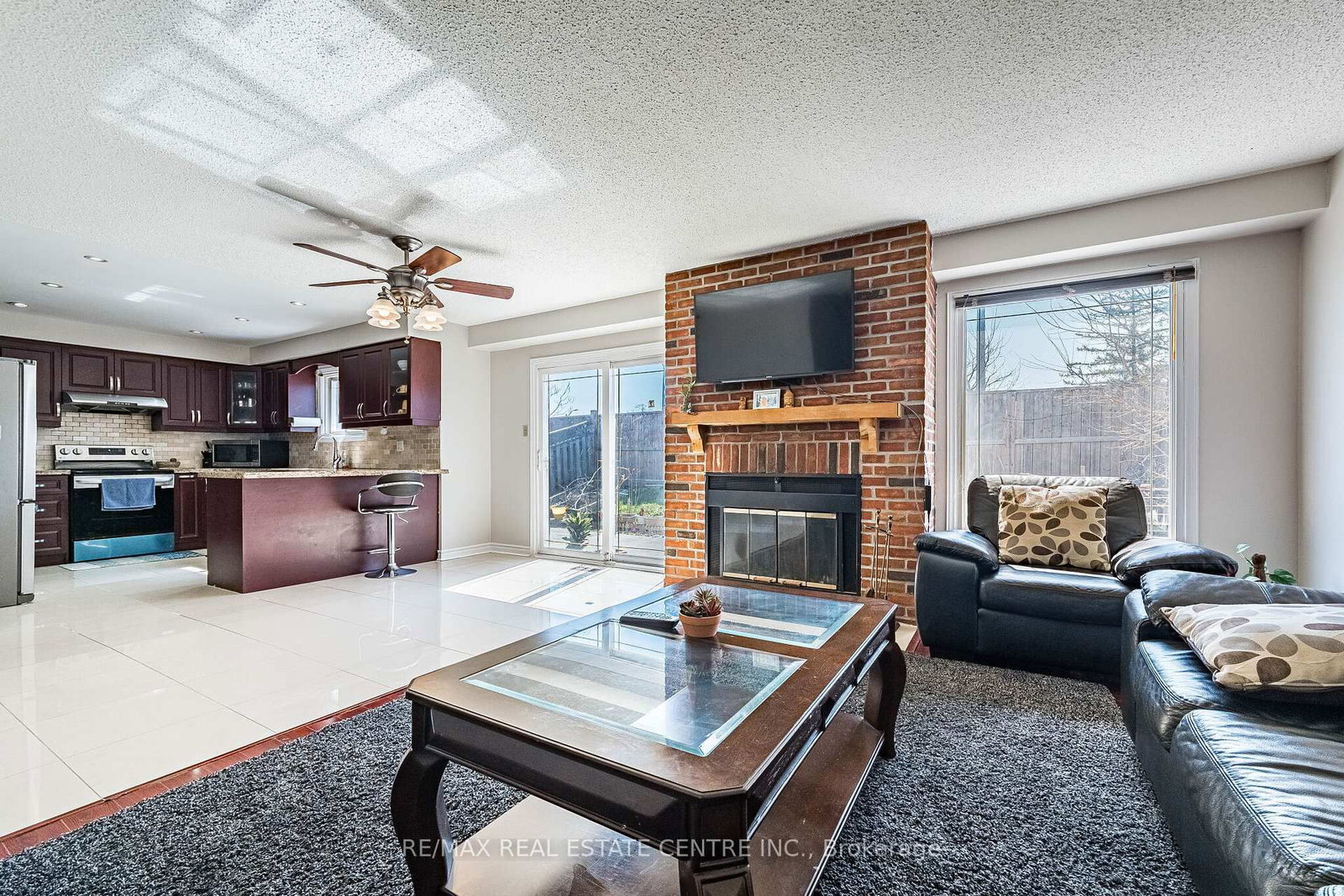 Detached House for sale at 4 Howell Street, Brampton, Ontario, L6Y 3J6 - Brampton South - MLS: W12986218