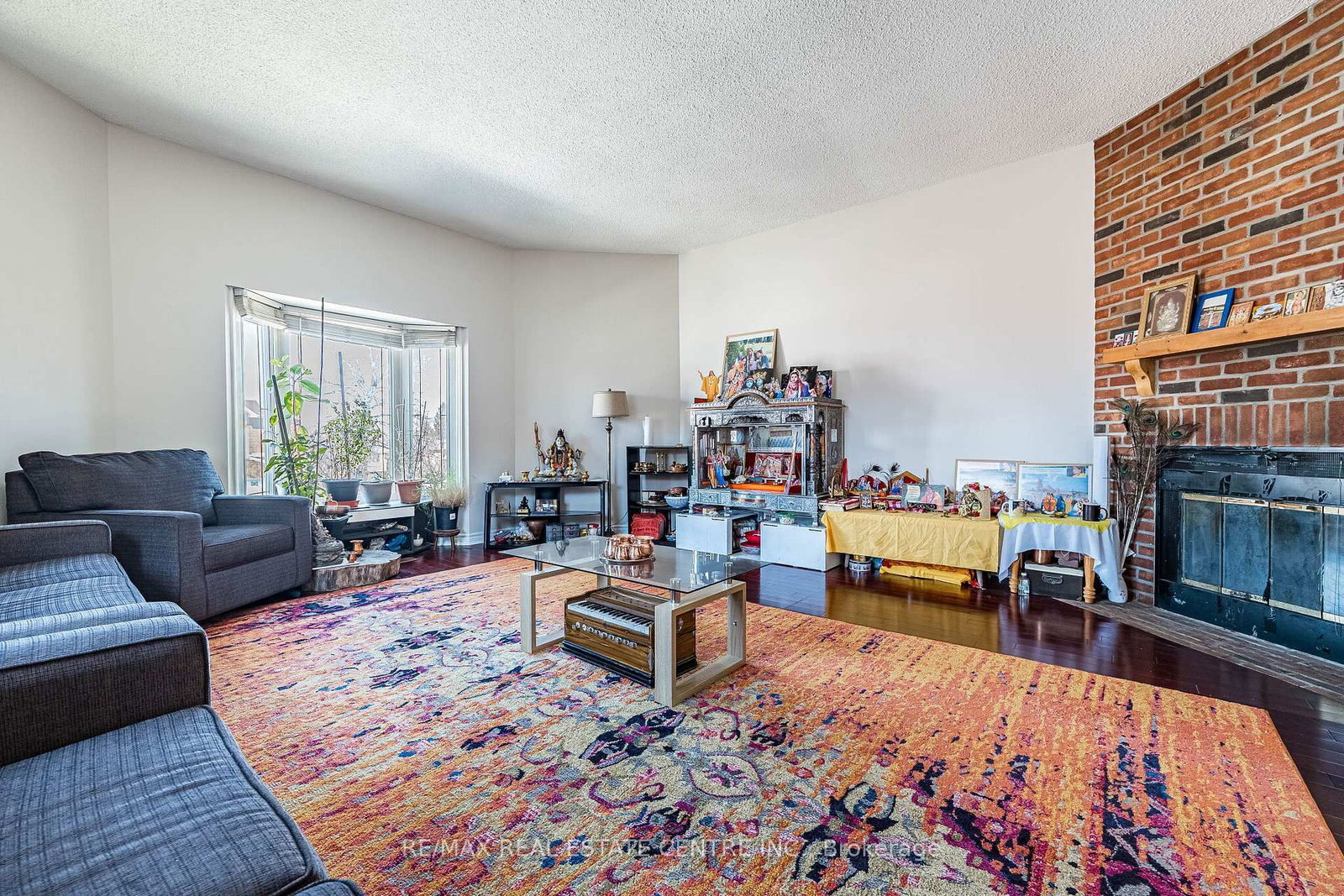 Detached House for sale at 4 Howell Street, Brampton, Ontario, L6Y 3J6 - Brampton South - MLS: W12986218