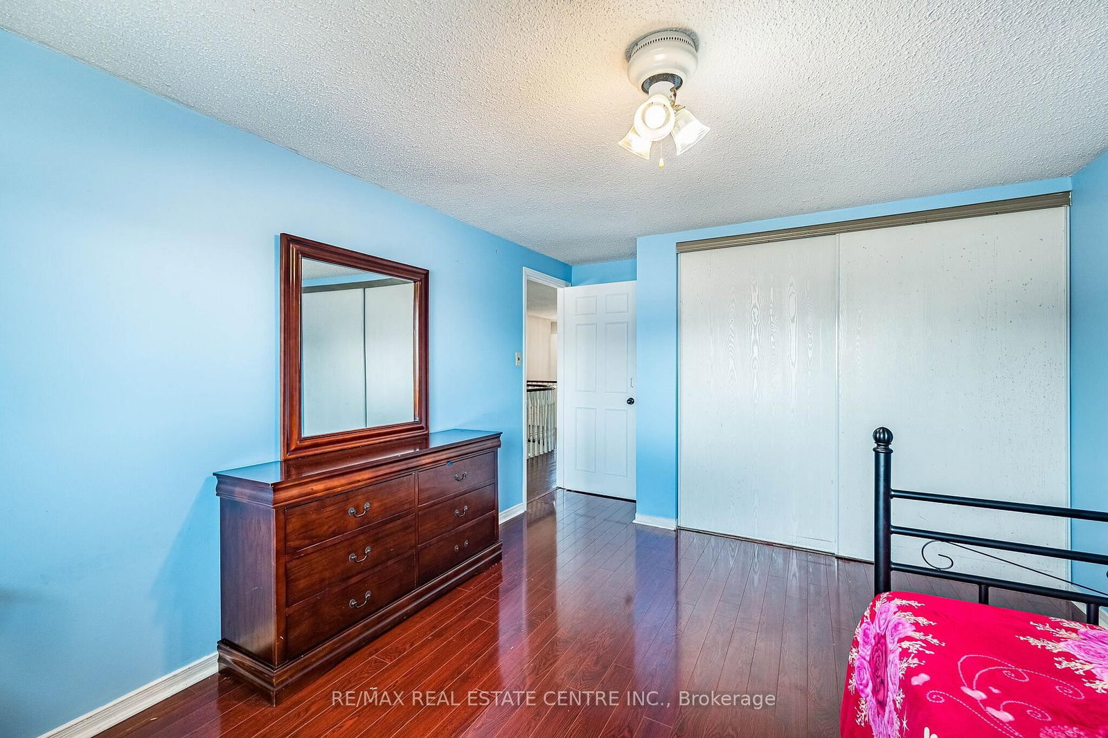 Detached House for sale at 4 Howell Street, Brampton, Ontario, L6Y 3J6 - Brampton South - MLS: W12986218