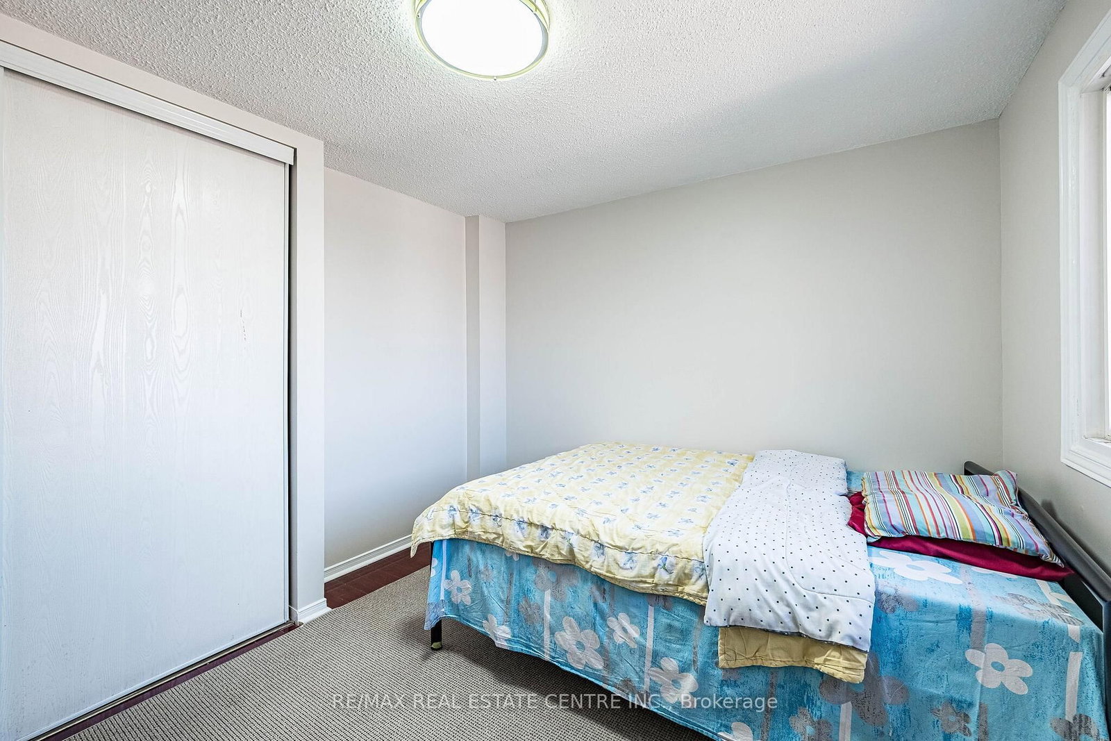 Detached House for sale at 4 Howell Street, Brampton, Ontario, L6Y 3J6 - Brampton South - MLS: W12986218