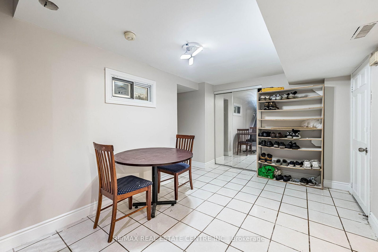 Detached House for sale at 4 Howell Street, Brampton, Ontario, L6Y 3J6 - Brampton South - MLS: W12986218