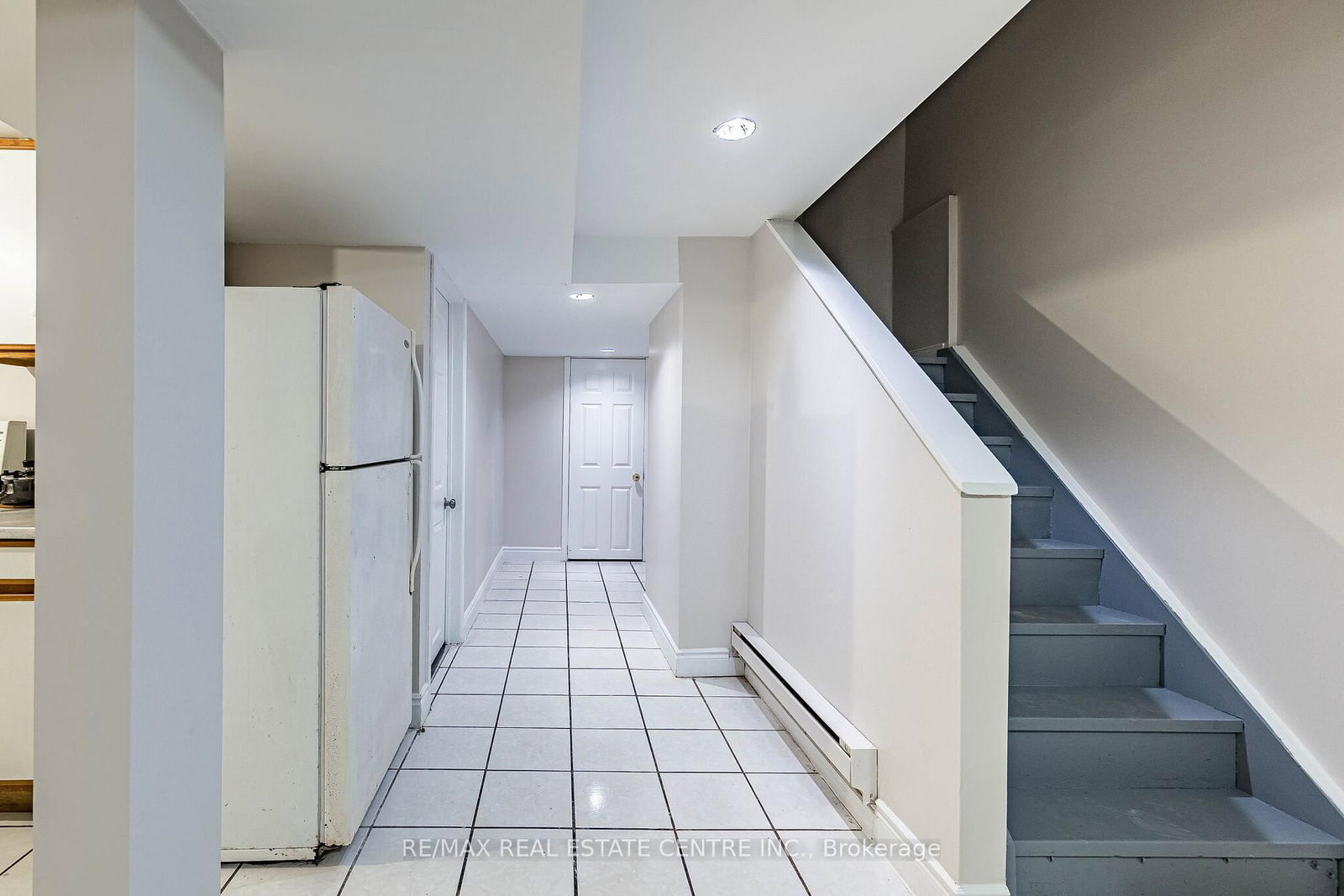 Detached House for sale at 4 Howell Street, Brampton, Ontario, L6Y 3J6 - Brampton South - MLS: W12986218