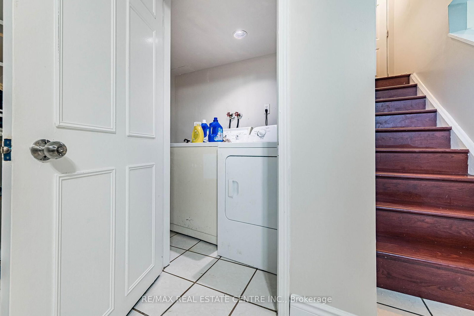 Detached House for sale at 4 Howell Street, Brampton, Ontario, L6Y 3J6 - Brampton South - MLS: W12986218