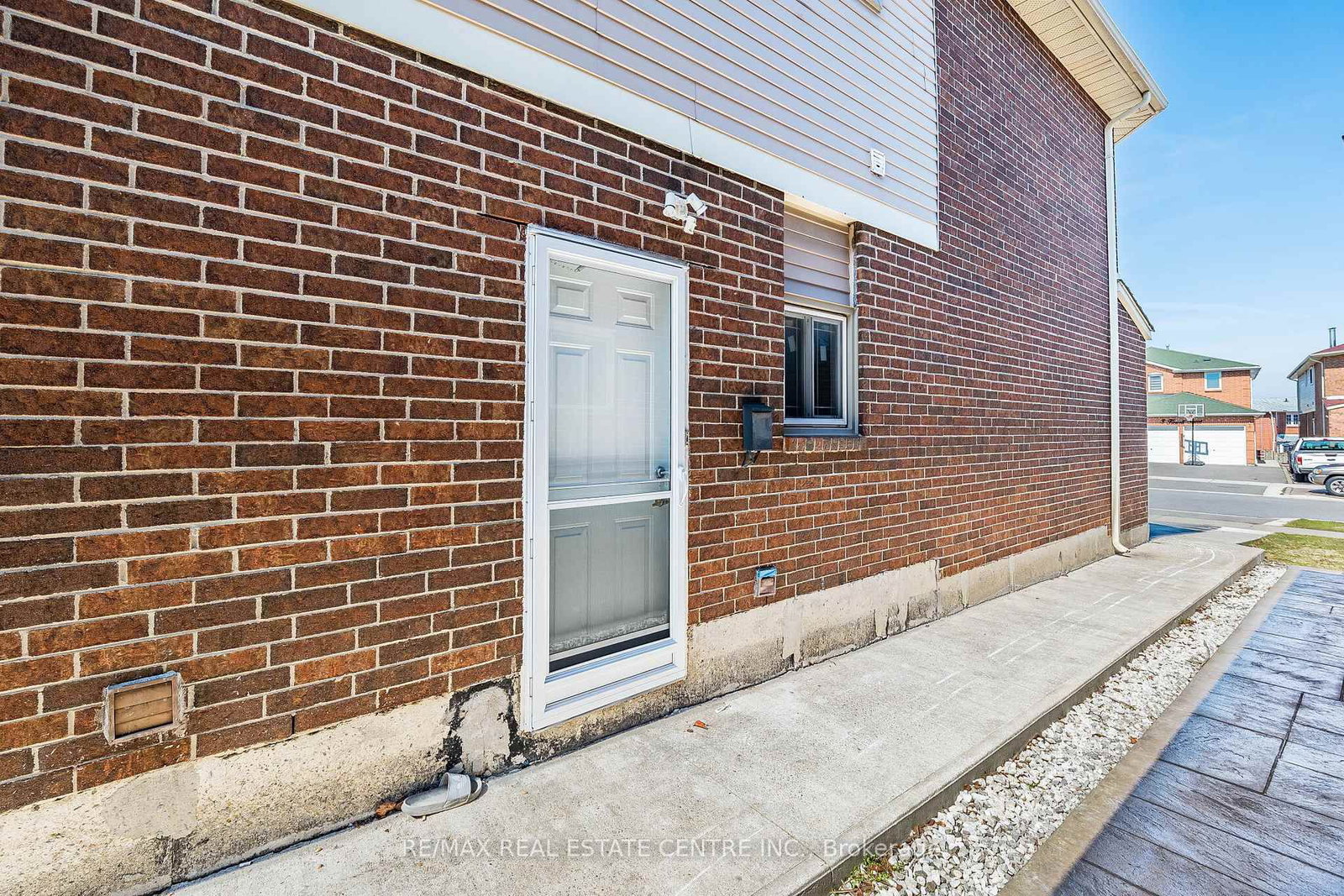 Detached House for sale at 4 Howell Street, Brampton, Ontario, L6Y 3J6 - Brampton South - MLS: W12986218