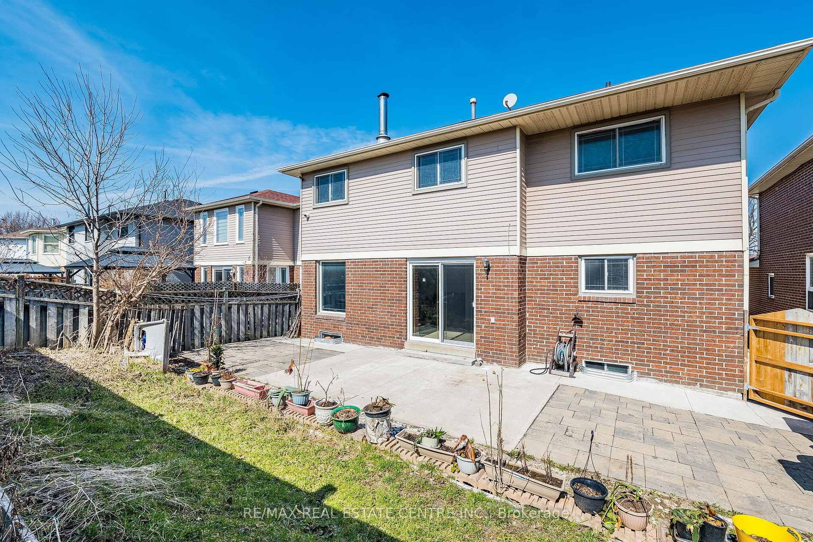 Detached House for sale at 4 Howell Street, Brampton, Ontario, L6Y 3J6 - Brampton South - MLS: W12986218