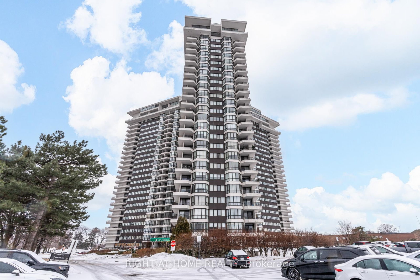 1333 Bloor Street, Unit 606 - Photo 3