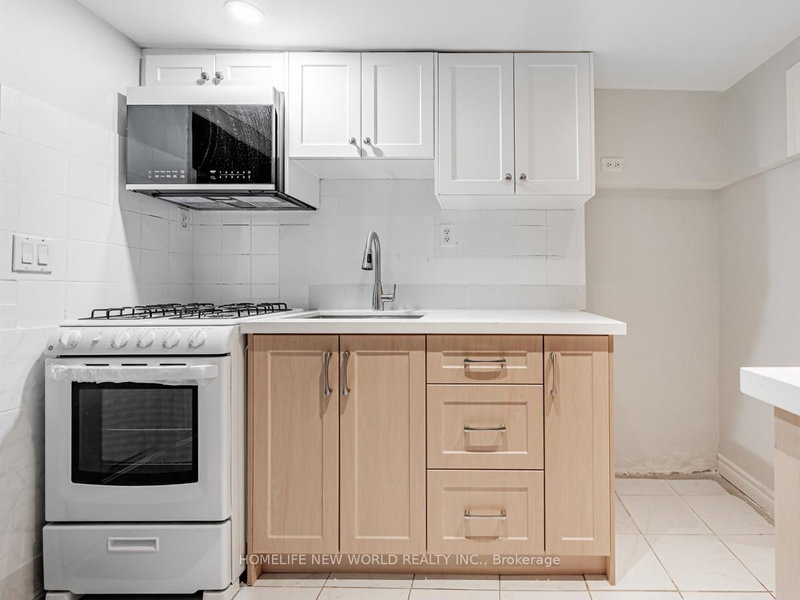 Lower - 133 Shanly St, Toronto, M6H 1S8 | Image 3