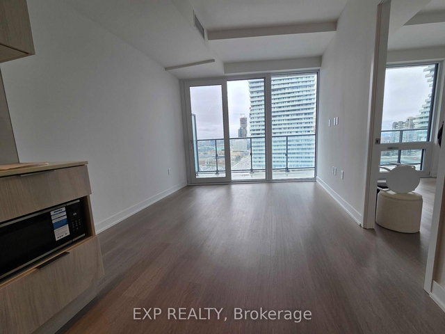 1306 - 448 Burnhamthorpe Road W