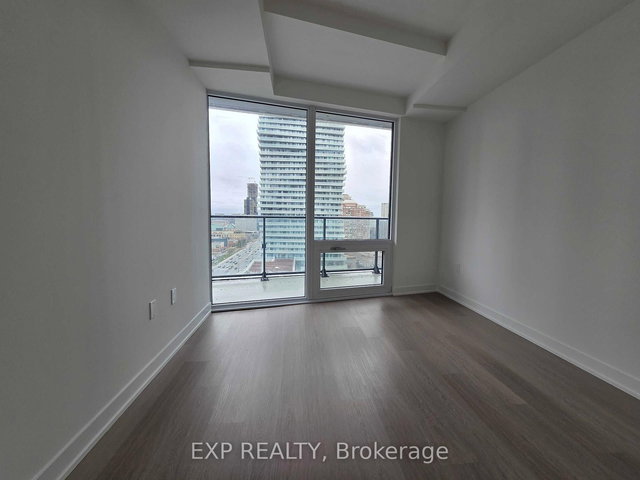 1306 - 448 Burnhamthorpe Road W