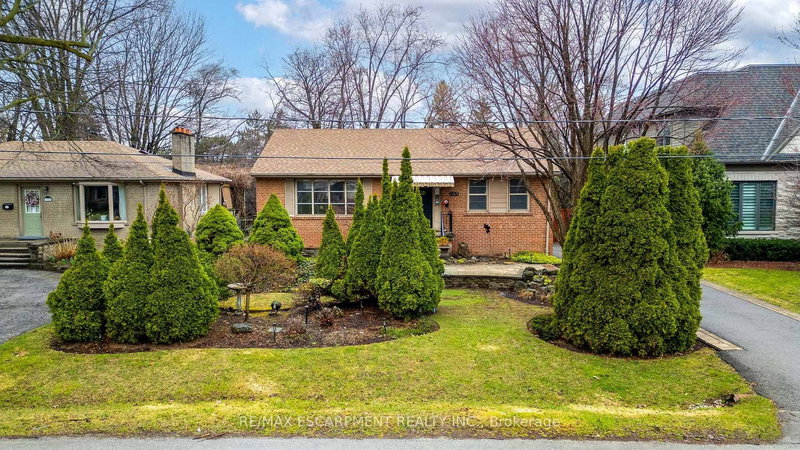 1051 Melvin Ave, Oakville, L6J 2V8 | Image 3