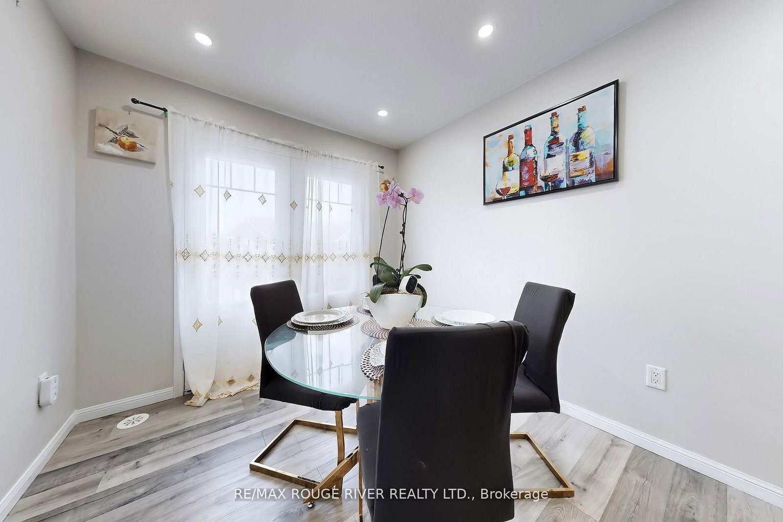 Townhouse for sale at 90 Suitor Court, Milton, Ontario, L9T 8R9 - Willmott - MLS: W12986584