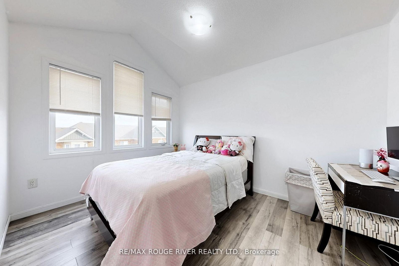 Townhouse for sale at 90 Suitor Court, Milton, Ontario, L9T 8R9 - Willmott - MLS: W12986584