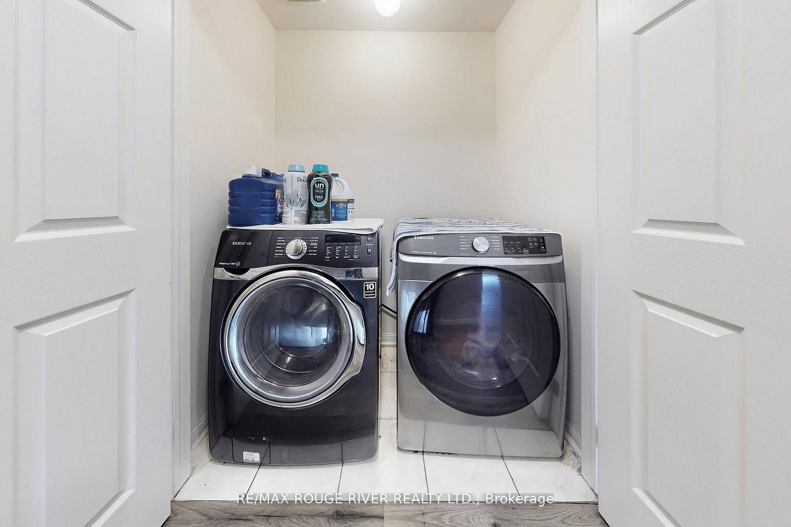 Townhouse for sale at 90 Suitor Court, Milton, Ontario, L9T 8R9 - Willmott - MLS: W12986584